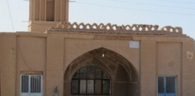 تقارن چشم نواز درمعماری  مسجد و آب انبار سرحوض عزآبادرستاق