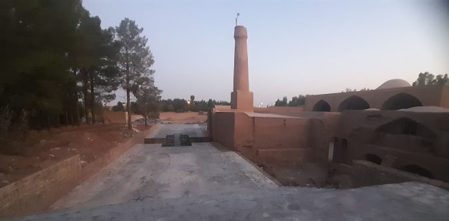 اقامه نمازجمعه در مسجد جامع عزآباد احیای هویت دینی و فرهنگی منطقه به شمار می رود